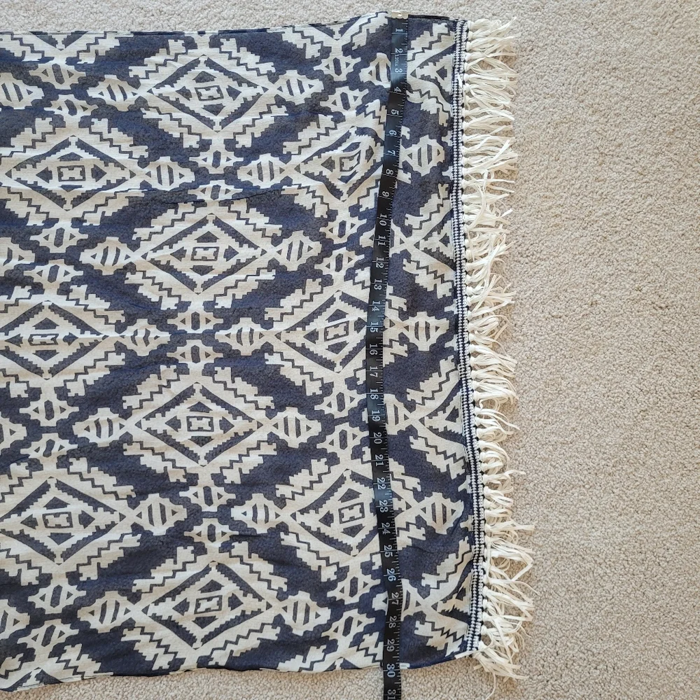 *NWT* Chic Tory Burch Navy and Cream Geometric 100% Silk Oblong Scarf W/Fringe